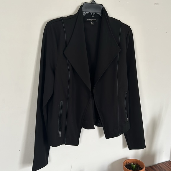 Black Basic Blazer - Picture 3 of 4